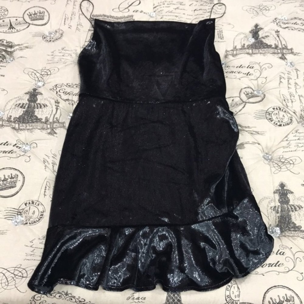Leyden Shimmery Ruffle-Hem Dress - Picture 5 of 12